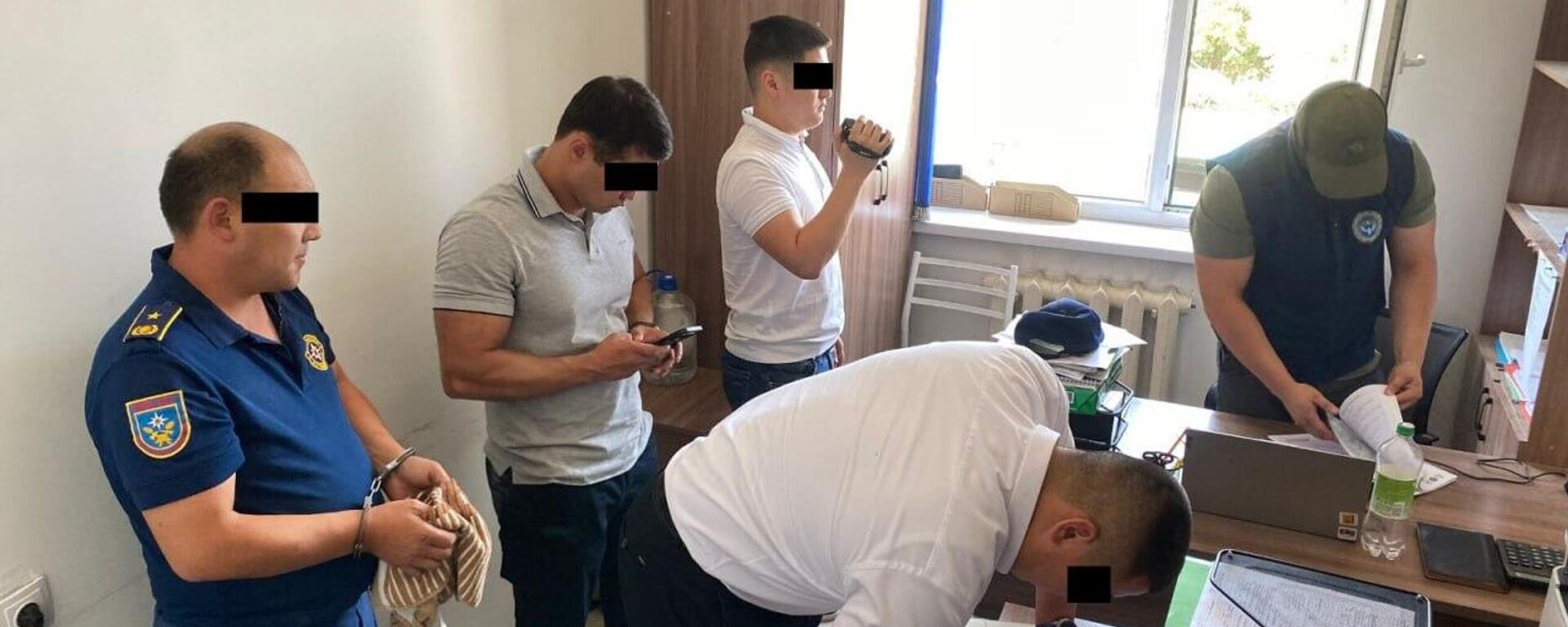 Задержание офицера Министерства чрезвычайных ситуаций КР за взятку - Sputnik Кыргызстан, 1920, 06.08.2025