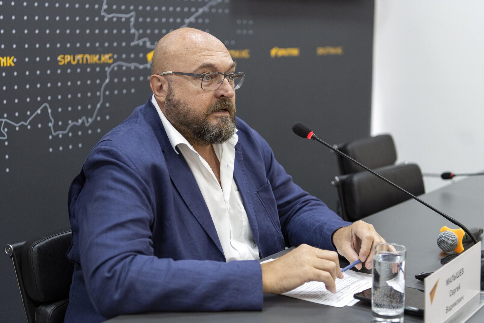 Брифинг директора ЦМС Минпросвещения РФ Сергея Малышева - Sputnik Кыргызстан, 1920, 07.08.2025