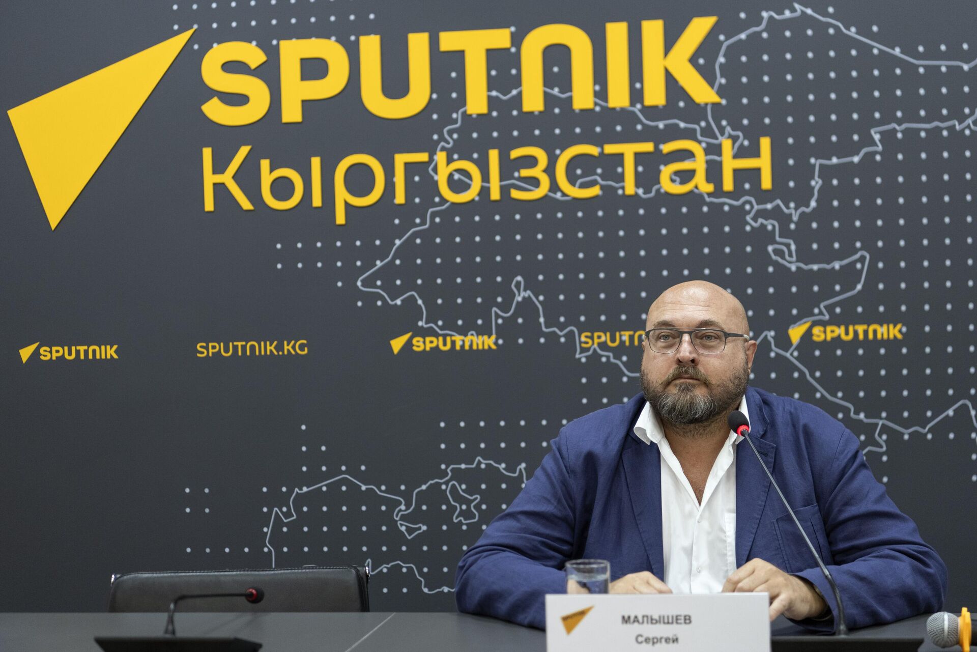 Брифинг директора ЦМС Минпросвещения РФ Сергея Малышева - Sputnik Кыргызстан, 1920, 07.08.2025