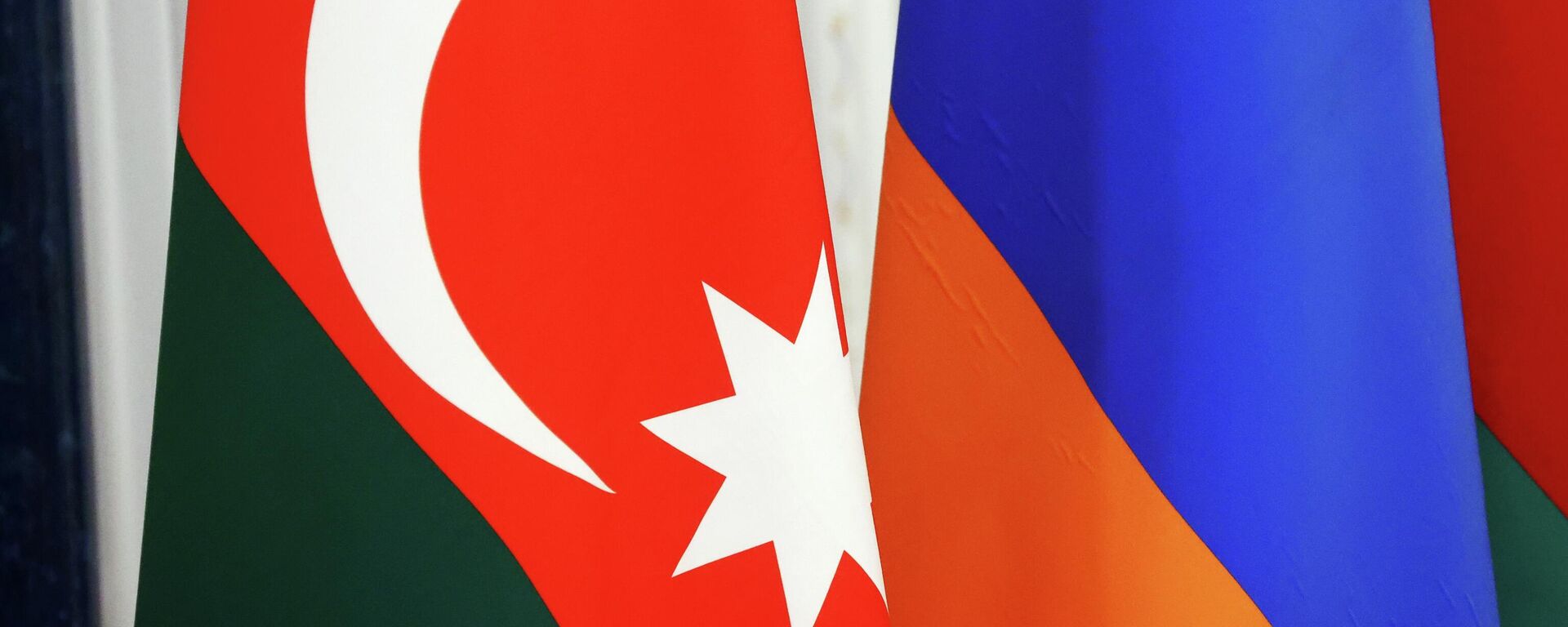 Флаги Азербайджана и Армении. Архивное фото - Sputnik Кыргызстан, 1920, 07.08.2025