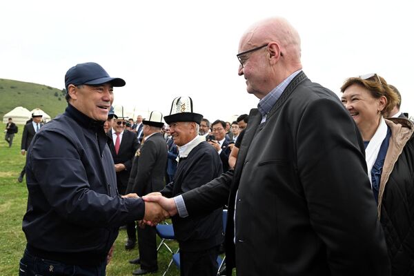 Ушул жылдын 15-18-июль күндөрү Жыргалаң аймагындагы жаңыдан түптөлө турган туристтик шаарча үчүн 49 жер тилкеси ачык аукцион аркылуу сатууга коюлуп, анын ичинен 14 объект өз ээлерин тапканын өлкө башчы айтты - Sputnik Кыргызстан