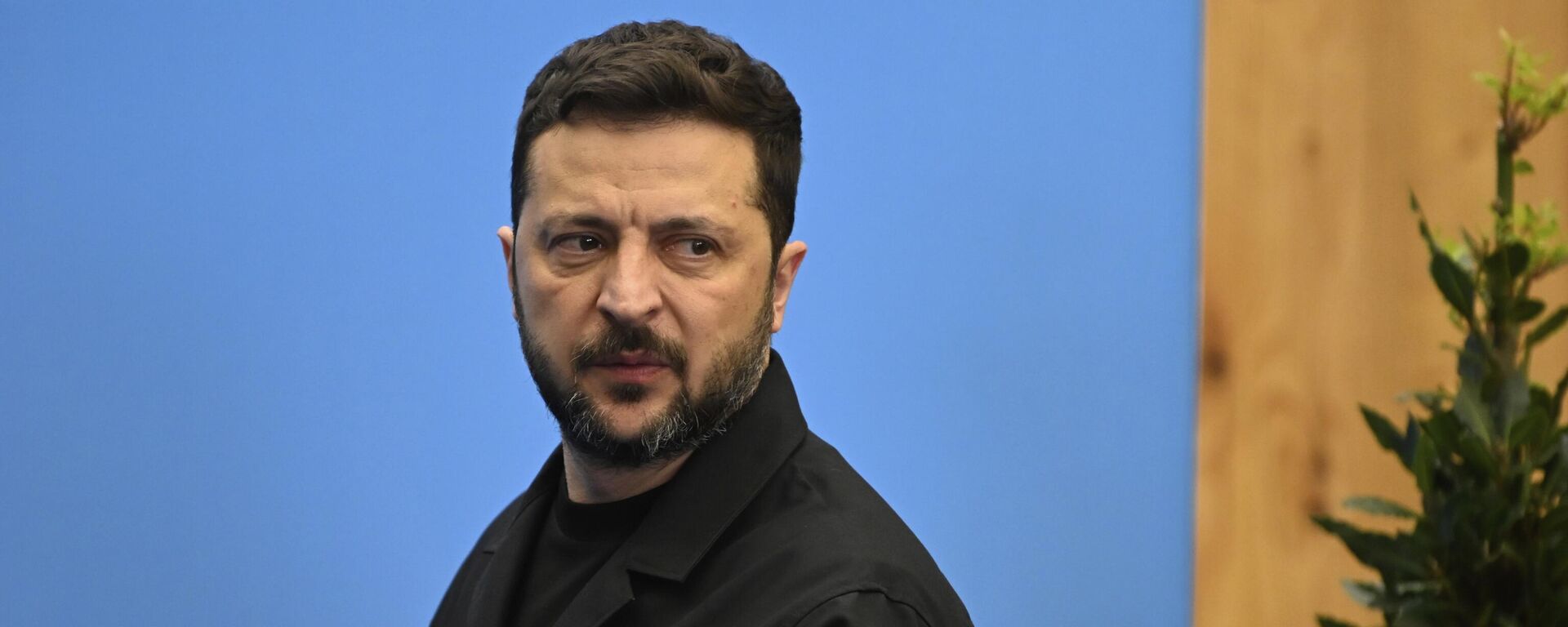 Украина бийлигинин башчысы Владимир Зеленский - Sputnik Кыргызстан, 1920, 09.08.2025