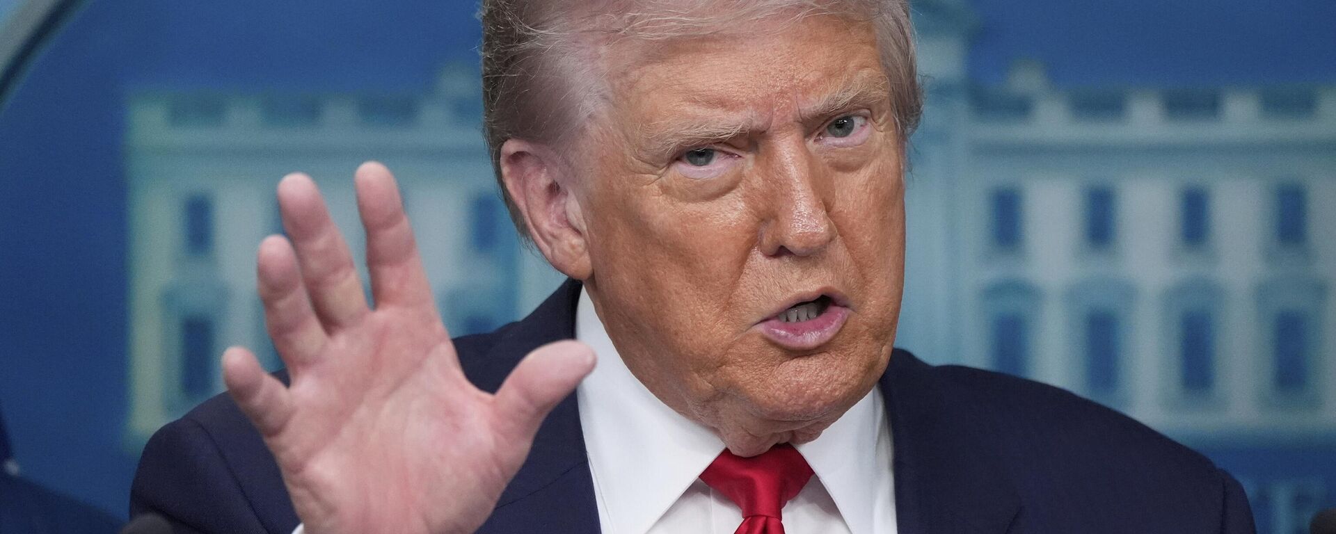 Президент США Дональд Трамп - Sputnik Кыргызстан, 1920, 23.09.2025