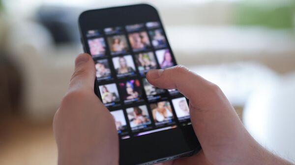 Просмотр порно. Иллюстративное фото - Sputnik Кыргызстан