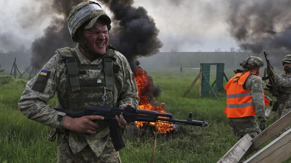 Украинские военнослужащие на военных учениях в Запорожской области - Sputnik Кыргызстан