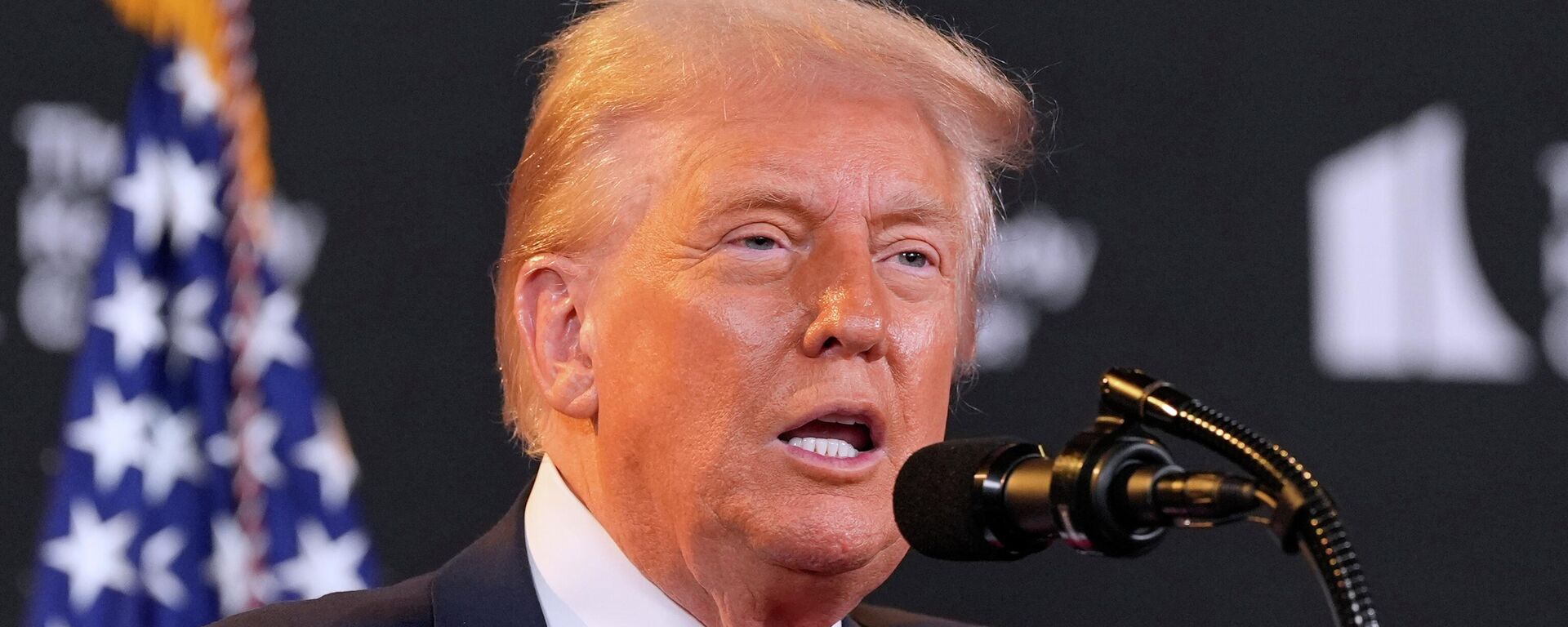 Президент США Дональд Трамп - Sputnik Кыргызстан, 1920, 14.08.2025