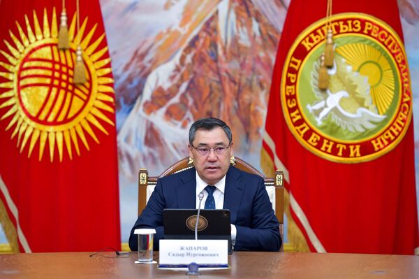 Президент Садыр Жапаров Евразия өкмөттөр аралык кеңешинин жыйынына келген ЕАЭБ мамлекеттеринин өкмөт башчыларын жана ЕЭКтин коллегия төрагасын кабыл алды - Sputnik Кыргызстан