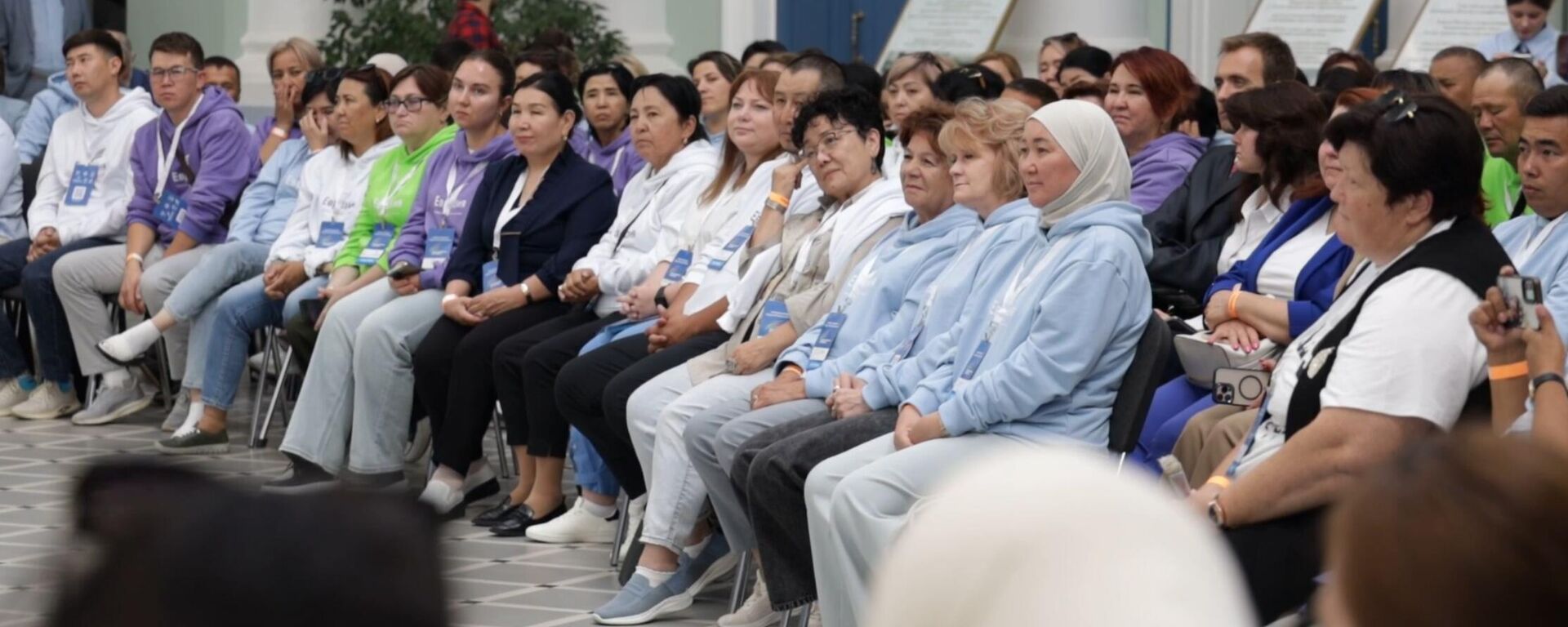 Кыргызстандык мугалимдер Москвада өтүп жаткан педагогикалык форумга катышууда - Sputnik Кыргызстан, 1920, 15.08.2025