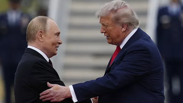 Россия жана АКШ президенттери Владимир Путин менен Дональд Трамп. Архив - Sputnik Кыргызстан