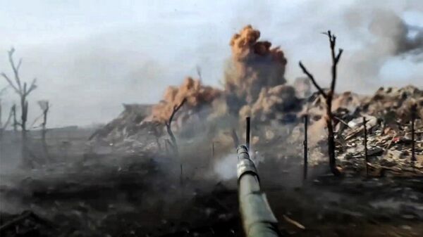 Боевая работа танкистов группировки войск Центр в зоне СВО - Sputnik Кыргызстан