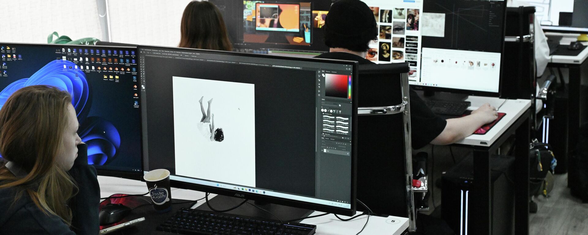 Анимация адистиги боюнча биринчи курстун студенттери. Архив - Sputnik Кыргызстан, 1920, 19.08.2025