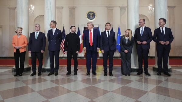 Дональд Трамп европалык лидерлерден Россиянын мунай продукцияларын алуудан баш тартууну талап кылды. Архивдик сүрөт - Sputnik Кыргызстан