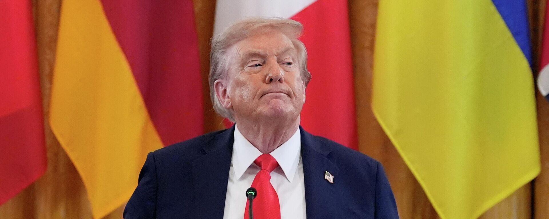 АКШ президенти Дональд Трамп  - Sputnik Кыргызстан, 1920, 20.08.2025