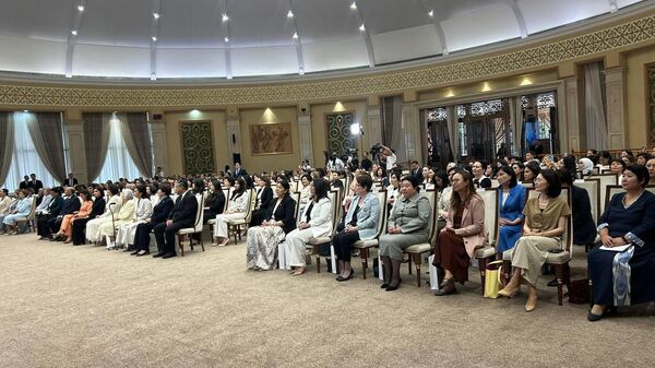 Форум Женщина — лидер, меняющая мир к лучшему в Бишкеке - Sputnik Кыргызстан