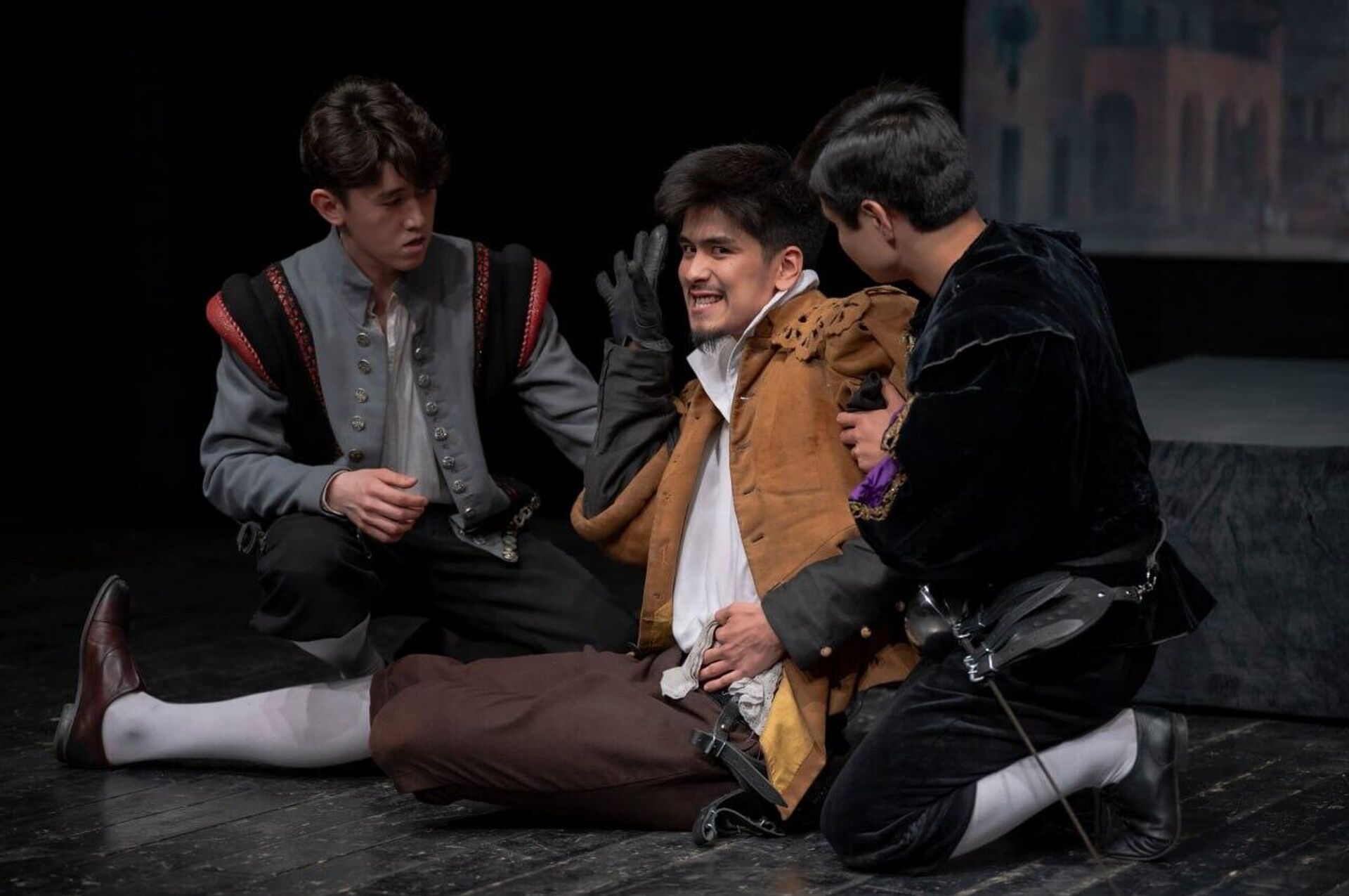 Выпускник Высшего театрального училища имени М. С. Щепкина Адилет Дамир уулу Выпускник Высшего театрального училища имени М. С. Щепкина Адилет Дамир уулу - Sputnik Кыргызстан, 1920, 20.08.2025