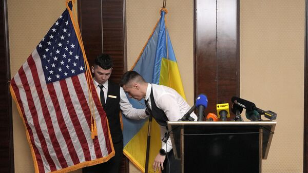 Флаги США и Украины. Архивное фото - Sputnik Кыргызстан