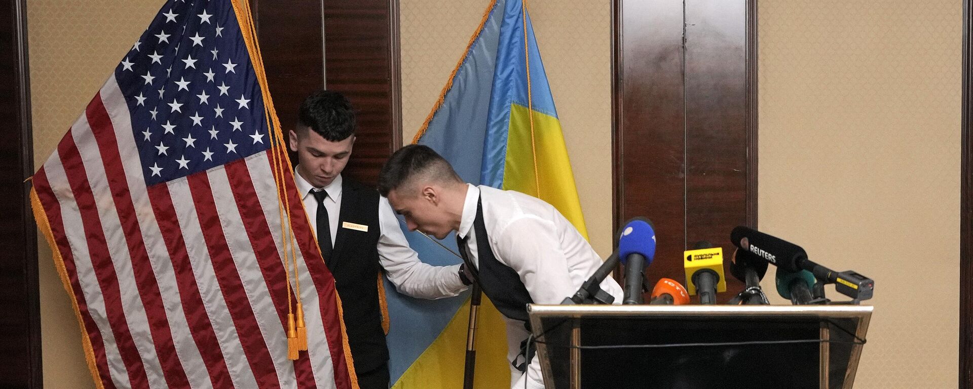 АКШнын жана Украинанын желектери. Архив - Sputnik Кыргызстан, 1920, 21.08.2025