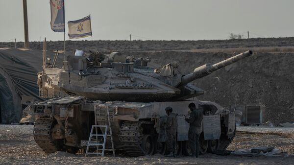 Израильский танк на границе с сектором Газа - Sputnik Кыргызстан
