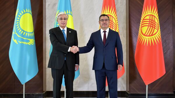 Президент Кыргызстана Садыр Жапаров с президентом РК Касымом-Жомартом Токаевым - Sputnik Кыргызстан