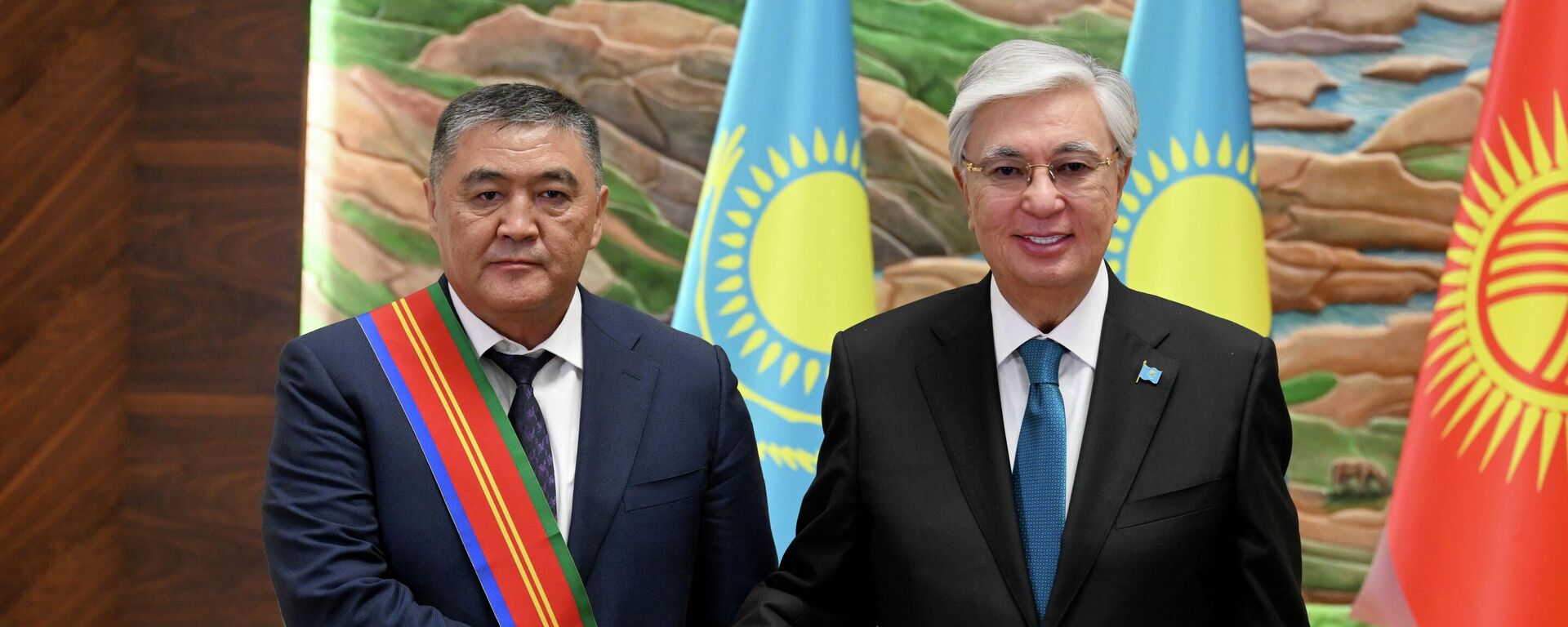 Токаев Ташиев баштаган мамлекеттик жана коомдук ишмерлерди сыйлады Токаев Ташиев баштаган мамлекеттик жана коомдук ишмерлерди сыйлады - Sputnik Кыргызстан, 1920, 22.08.2025