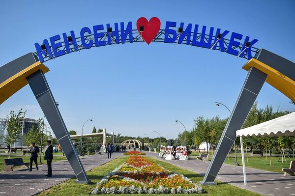 Токаев выразил благодарность Жапарову и кыргызскому народу за трепетное отношение к наследию Ауэзова и подчеркнул значимость культурных связей между двумя странами - Sputnik Кыргызстан