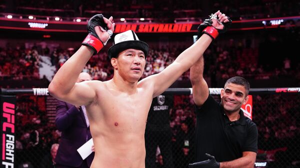 Уран Сатыбалдиев UFC турниринде биринчи жолу жеңишке жетти - Sputnik Кыргызстан