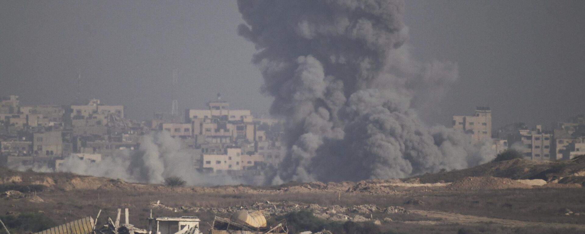 Израилдин Газа тилкесинин түндүгүндөгү аба соккусунан кийин - Sputnik Кыргызстан, 1920, 25.08.2025