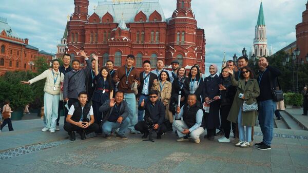 Журналисты посетили павильон КР на ВДНХ в рамках проекта Узнай Россию — видео - Sputnik Кыргызстан