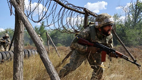 Украинские военнослужащие на учениях в Запорожской области - Sputnik Кыргызстан