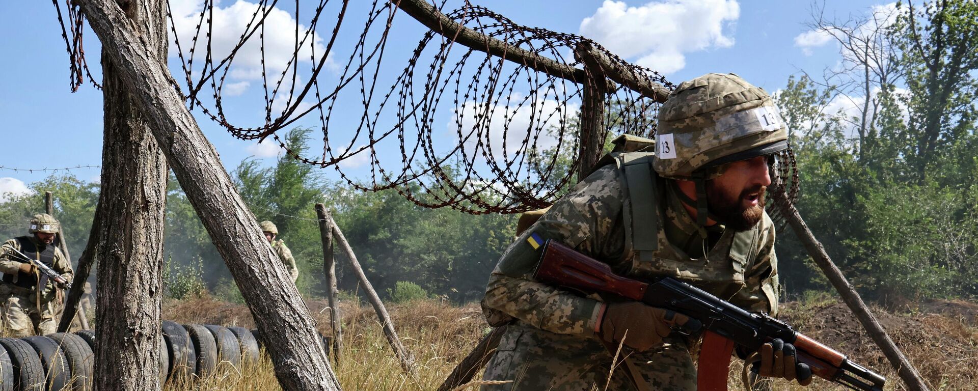 Украиналык аскер кызматкерлери Запорожье облусунда машыгуу учурунда - Sputnik Кыргызстан, 1920, 27.08.2025