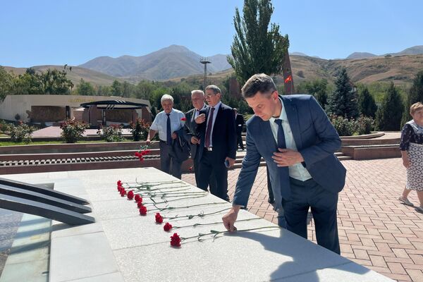 Участники встречи обсудили актуальные вопросы социальной поддержки, укрепления взаимодействия и взаимопомощи, а также развития культурно-патриотических инициатив - Sputnik Кыргызстан