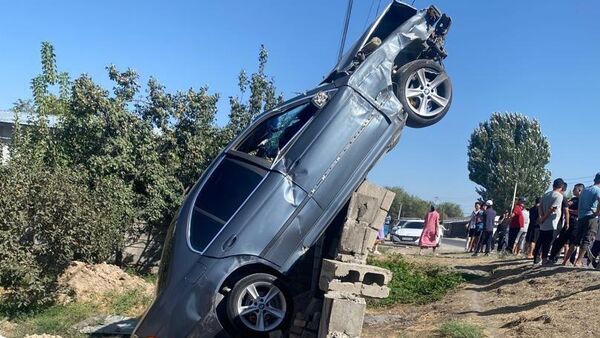 Столкновение двух автомобилей в Ивановке - Sputnik Кыргызстан