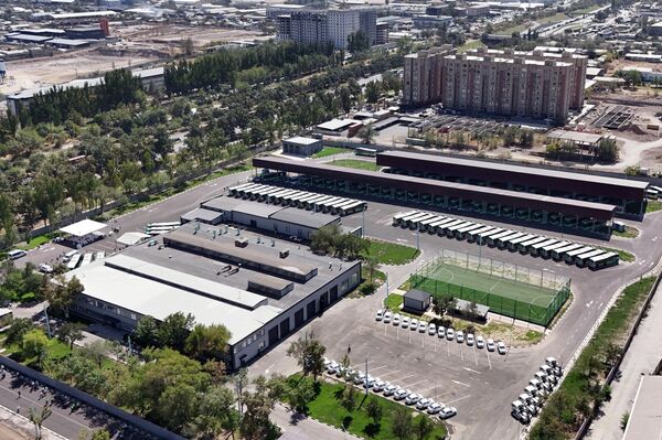 Жапаров назвал вопрос развития общественного транспорта одним из приоритетов государства в стремлении улучшить повседневную мобильность горожан и создать для них удобную инфраструктуру - Sputnik Кыргызстан