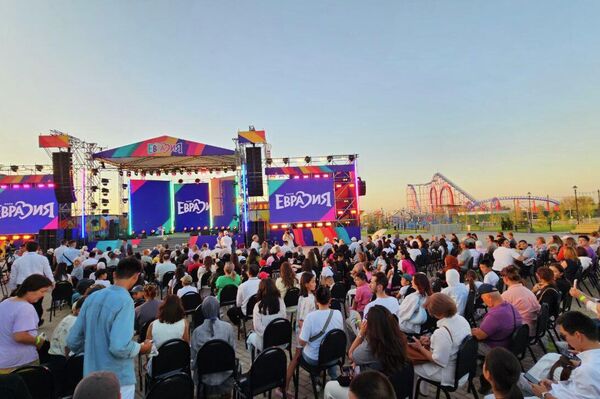 На юге Бишкека открылся один из крупнейших парков в Центральной Азии &quot;Евразия&quot; - Sputnik Кыргызстан