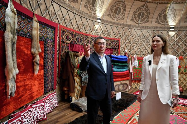 Долбоор Евразиялык экономикалык биримдиктин 10 жылдыгына арналган масштабдуу иш-чара болуп саналат  - Sputnik Кыргызстан