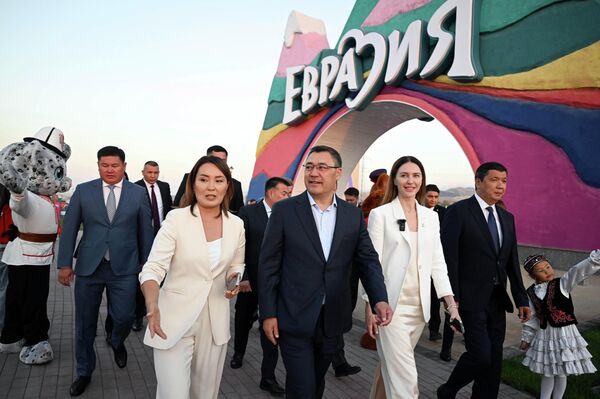 Президент Садыр Жапаров &quot;Евразия&quot; паркын ачты - Sputnik Кыргызстан