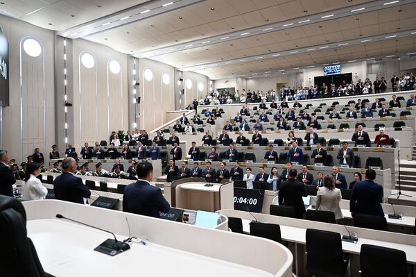 Жогорку Кеңештин VII чакырылышынын V сессиясы расмий ачылды. - Sputnik Кыргызстан