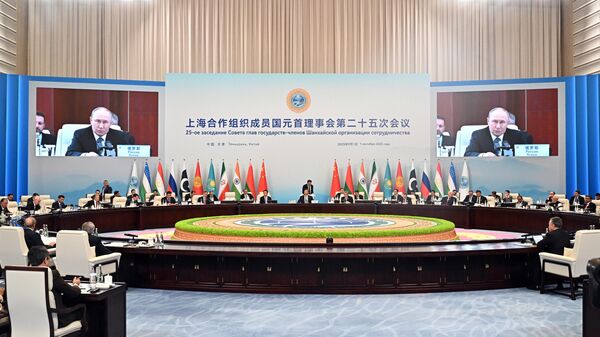 Совет глав государств — членов Шанхайской организации сотрудничества (ШОС) на саммите в Китае - Sputnik Кыргызстан