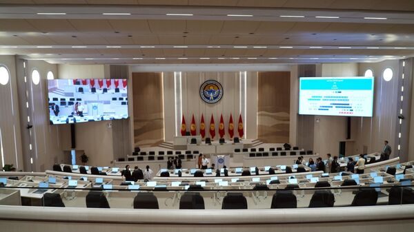Жогорку Кеңештин имаратынын оңдоп-түзөөдөн кийинки көрүнүшү. Видео - Sputnik Кыргызстан