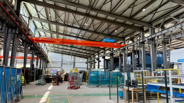 Крупнейшее в КР предприятие по производству стеклопакетов и оконных конструкций - Sputnik Кыргызстан