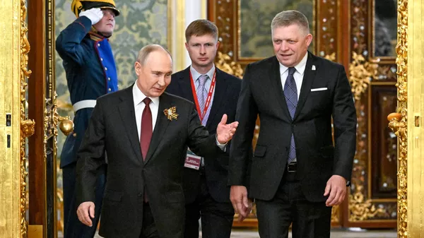 Встреча президента РФ В. Путина и премьер-министра Словакии Р. Фицо. Архивное фото - Sputnik Кыргызстан