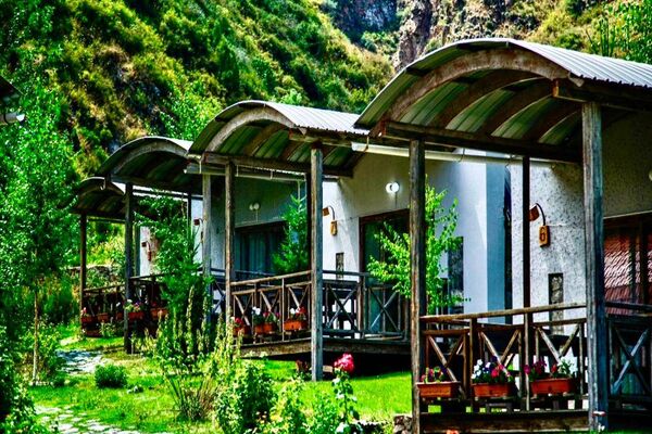 УКМК Э.Ш.Ж Аламүдүндө Арашан айылындагы 6,1 гектар болгон жайыт жерди мыйзамсыз ээлеп алганын билдирди - Sputnik Кыргызстан