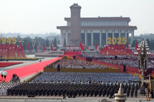  Дүйнөлүк маанидеги иш-чара Пекин шаарындагы Тяньаньмэнь  аянтында өттү - Sputnik Кыргызстан
