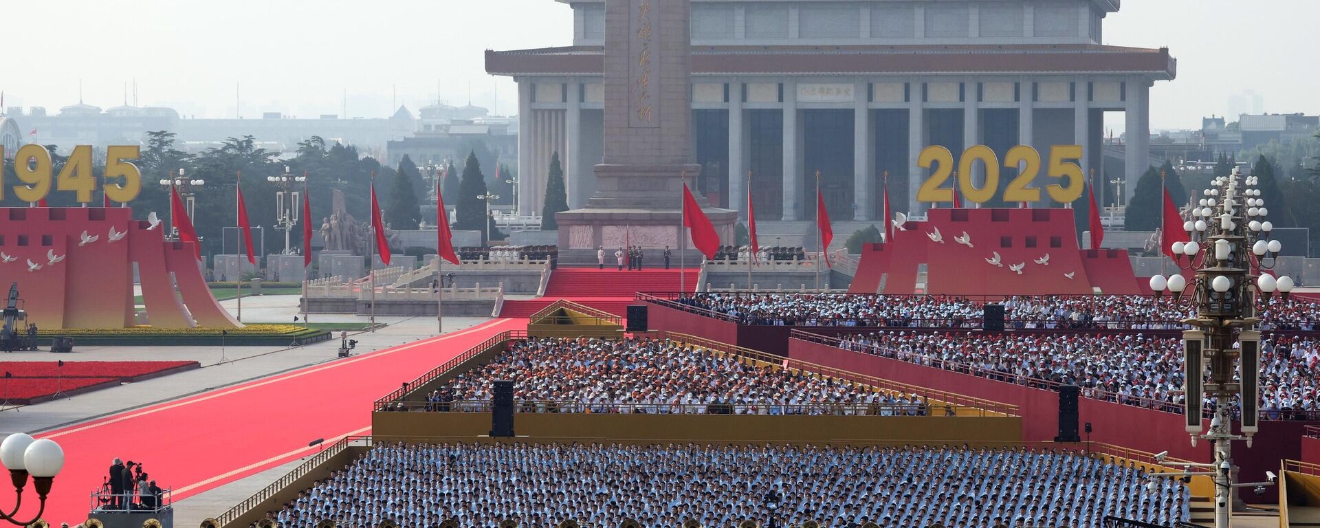  Военнослужащие армии Китая во время подготовки к военному параду на площади Тяньаньмэнь в Пекине  - Sputnik Кыргызстан, 1920, 03.09.2025