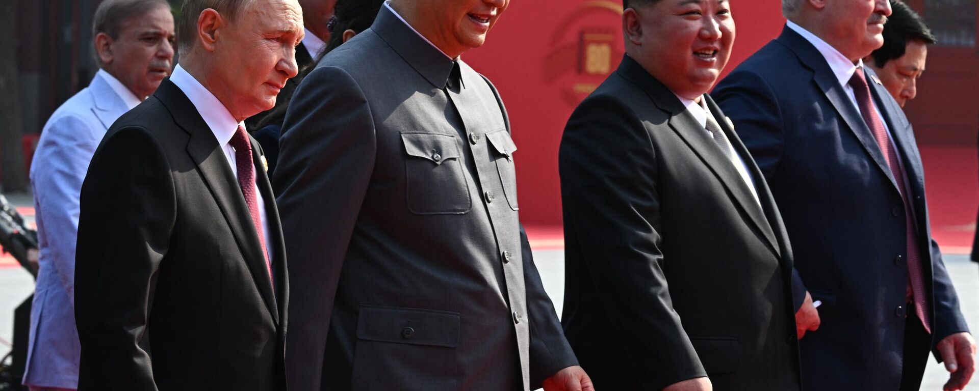 Кытайда өткөн аскердик параддын алдында жолуккан өлкө лидерлери - Sputnik Кыргызстан, 1920, 04.09.2025