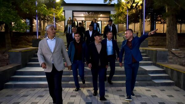 Садыр Жапаров осмотрел Детский оздоровительный центр Улан - Sputnik Кыргызстан