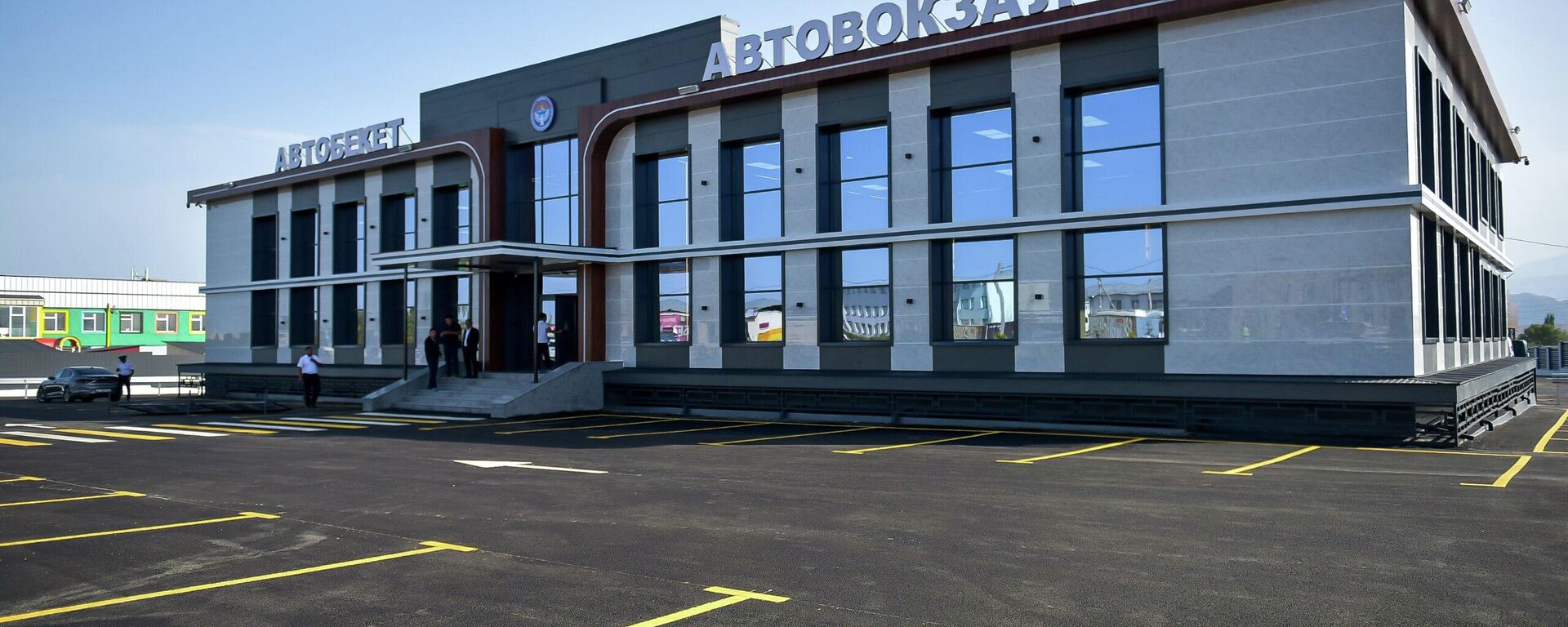 Автовокзал в городе Балыкчы после капитальной реконструкции - Sputnik Кыргызстан, 1920, 06.09.2025