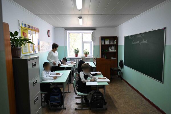 В этом учебном учреждении реализуются образовательные программы с использованием системы Брайля и плоскопечатного шрифта, обучение ведется с 1-го по 11-й класс, начиная с 6 лет - Sputnik Кыргызстан