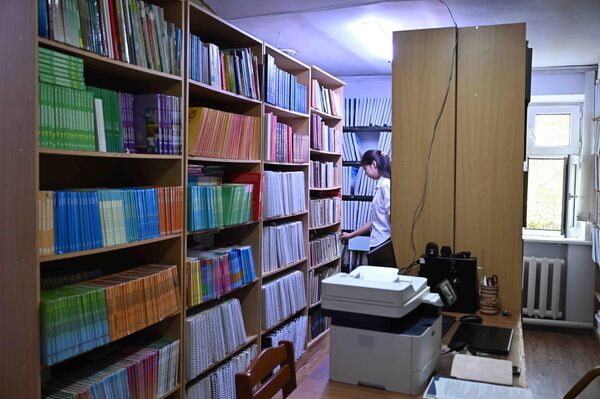 Глава кабмина поручил начать подготовку предложений по строительству современной школы-интерната, отвечающей всем требованиям - Sputnik Кыргызстан