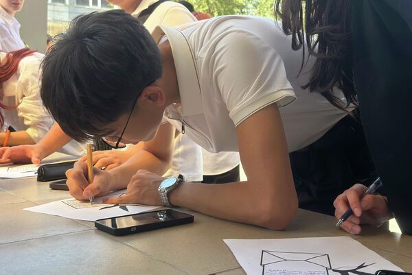 Дети написали письма блокадникам со словами благодарности и поддержки - Sputnik Кыргызстан